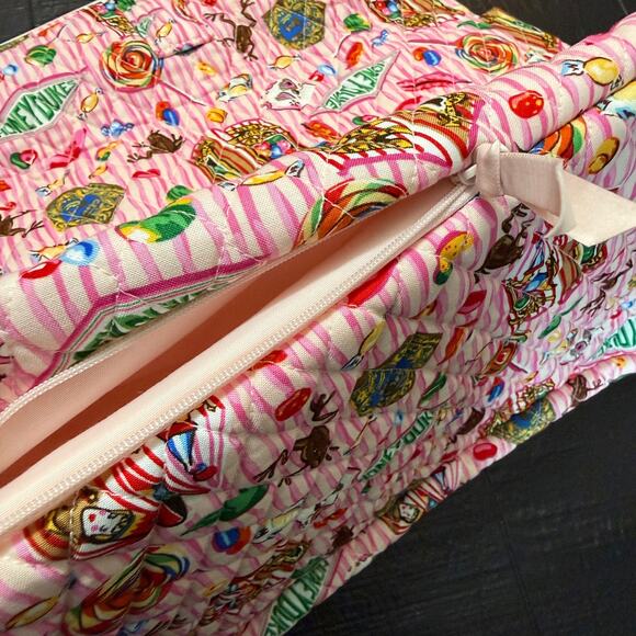 Vera Bradley Harry Potter Honeydukes Bag Weekender Pink Candy Chocolate Frog